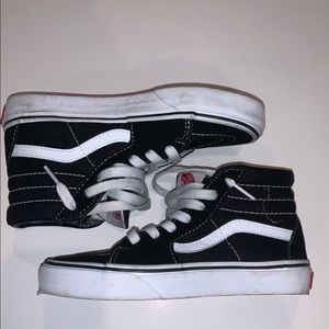 Girls classic black and white Vans skate shoes